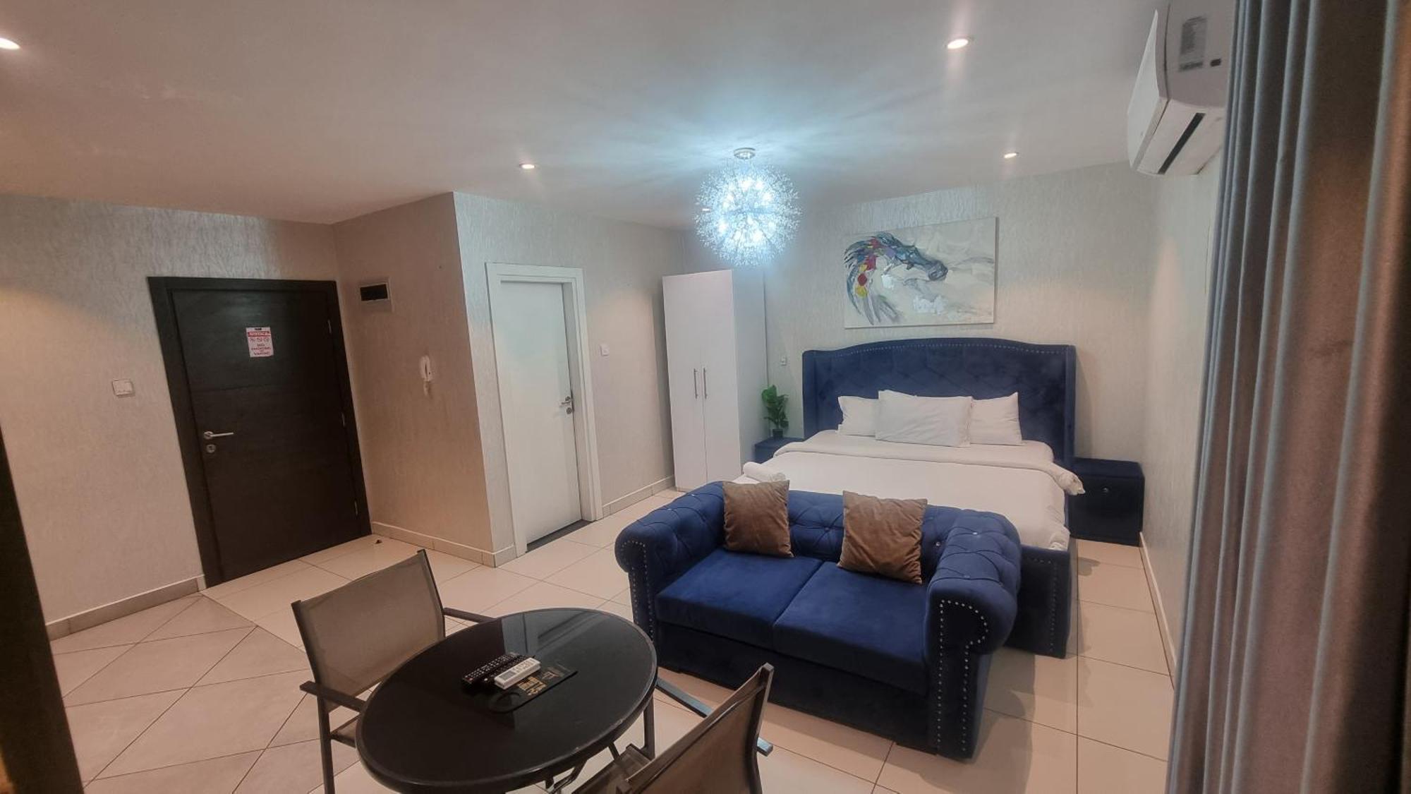 Embassy Gardens Luxury Suites Cpg Akra Zewnętrze zdjęcie